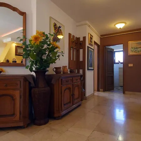 公寓 Gallery Premium 99 Near Ammphiteatre With Garage 5 Days And More Gratis *