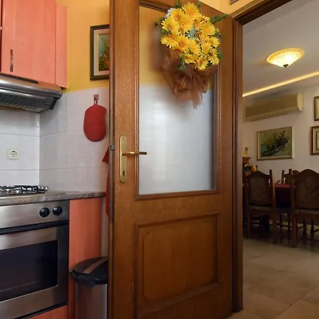 Gallery Premium 99 Near Ammphiteatre With Garage 5 Days And More Gratis Appartamento Pola