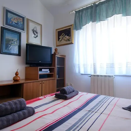 Apartman Gallery Premium 99 Near Ammphiteatre With Garage 5 Days And More Gratis *