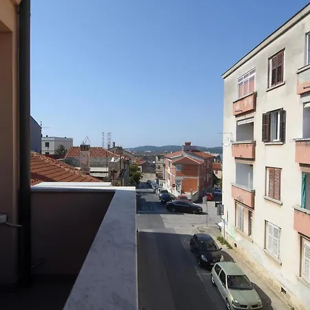 公寓 Gallery Premium 99 Near Ammphiteatre With Garage 5 Days And More Gratis *