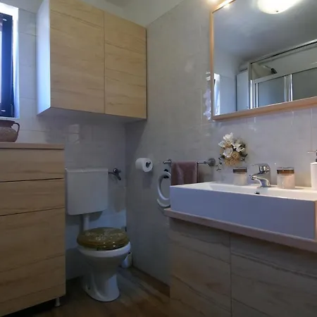 Gallery Premium 99 Near Ammphiteatre With Garage 5 Days And More Gratis Apartman