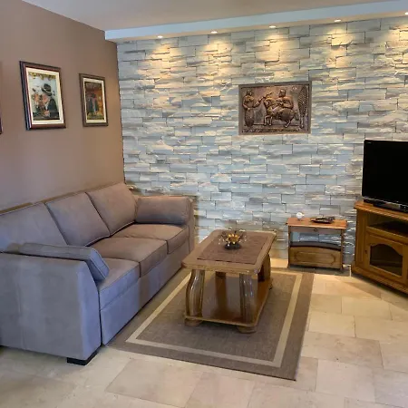 Gallery Premium 99 Near Ammphiteatre With Garage 5 Days And More Gratis Apartman