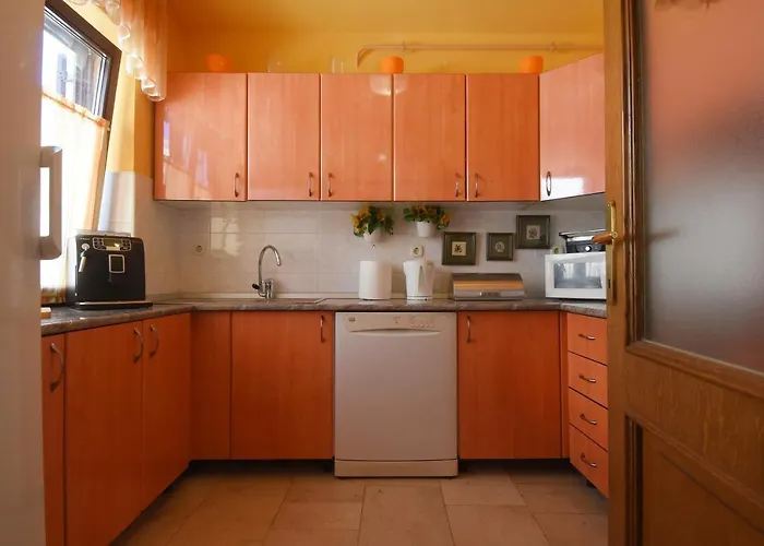 Gallery Premium 99 Near Ammphiteatre With Garage 5 Days And More Gratis Apartment *