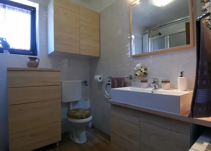 Gallery Premium 99 Near Ammphiteatre With Garage 5 Days And More Gratis Apartment