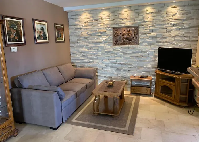 Gallery Premium 99 Near Ammphiteatre With Garage 5 Days And More Gratis Apartment