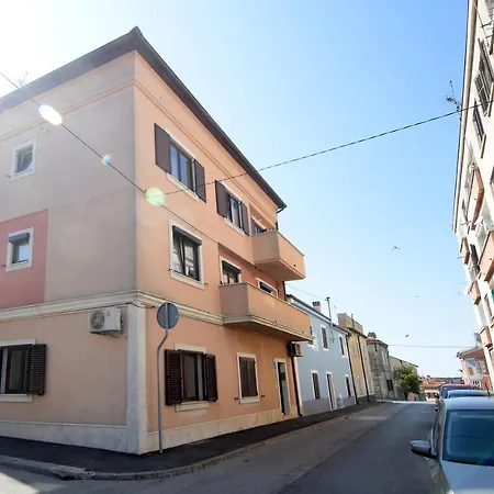 Gallery Premium 99 Near Ammphiteatre With Garage 5 Days And More Gratis Appartement Pula
