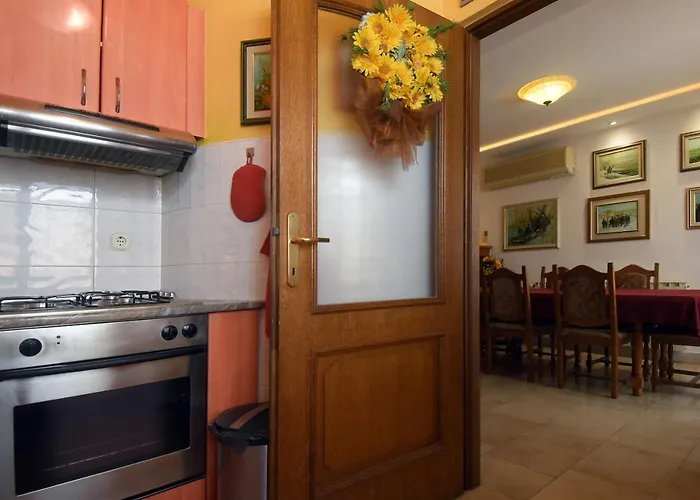 Gallery Premium 99 Near Ammphiteatre With Garage 5 Days And More Gratis Apartment Pula