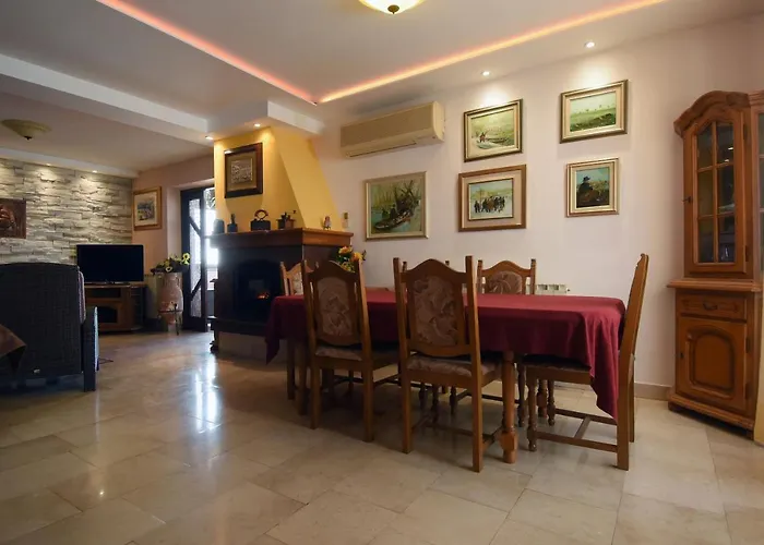 Gallery Premium 99 Near Ammphiteatre With Garage 5 Days And More Gratis